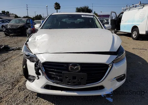2018 Mazda 3 Grand Touring z USA, uszkodzony, nr VIN 3MZBN1M35JM262841